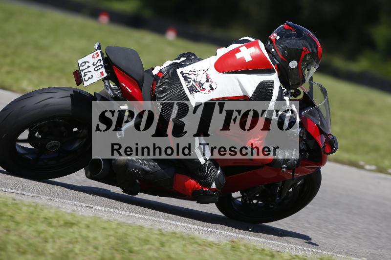 /Archiv-2024/29 12.06.2024 MOTO.CH Track Day ADR/Gruppe gelb/backside